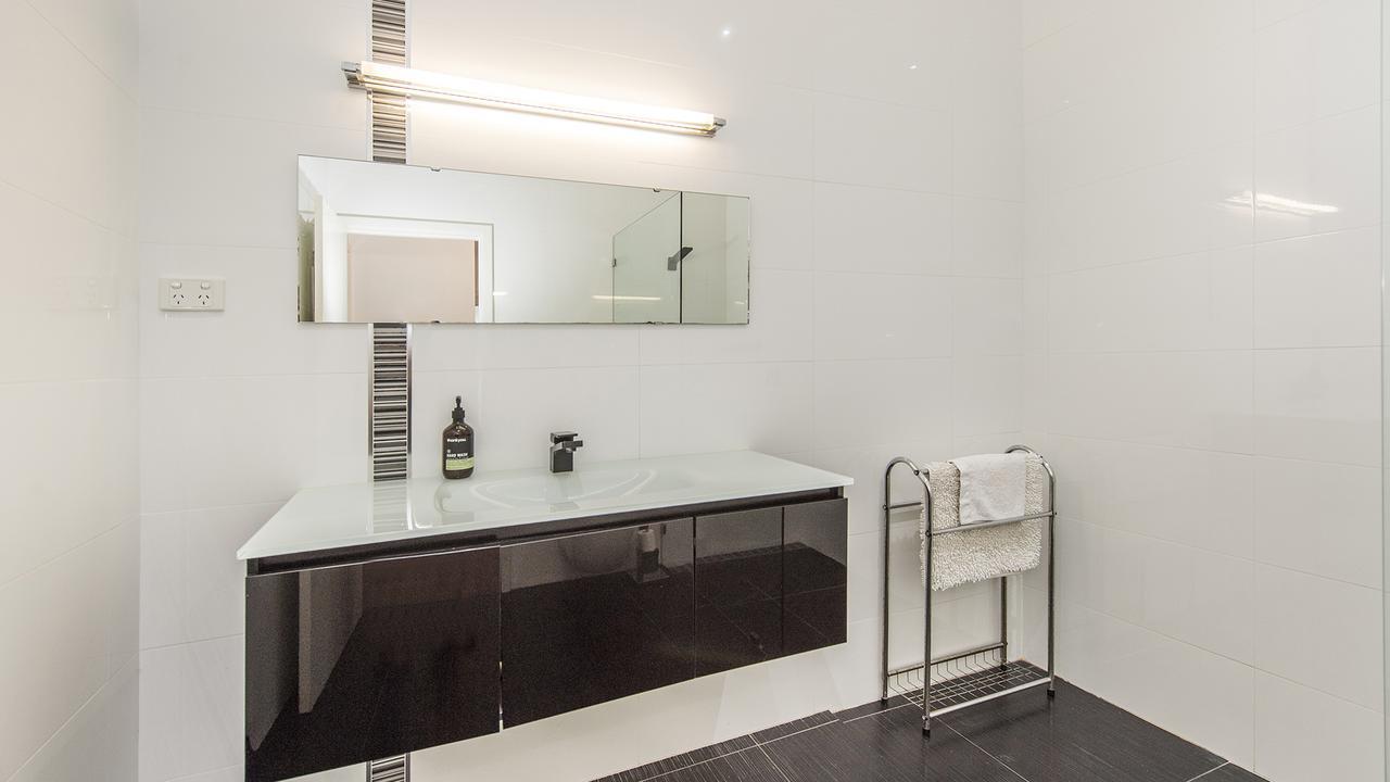 Leisurely Manor - Spacious Three Bedroom Home In Fremantle Eksteriør billede