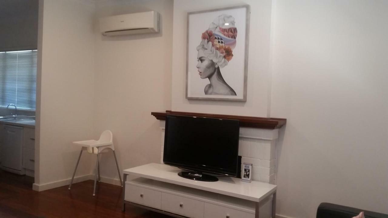 Leisurely Manor - Spacious Three Bedroom Home In Fremantle Eksteriør billede